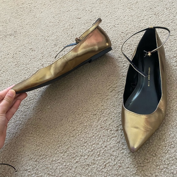 Gold Flats- Size 9 - Picture 2 of 5